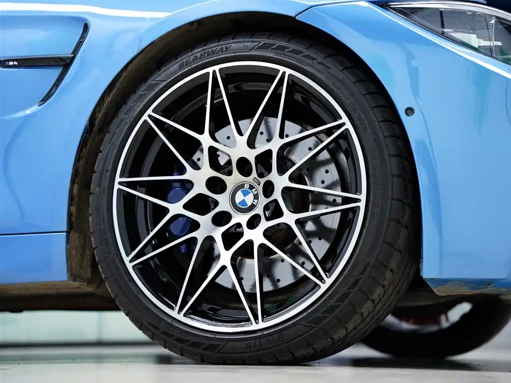 BMW M4 2018 — фото 46