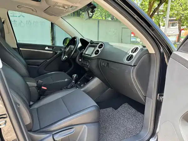 Volkswagen Tiguan 2015