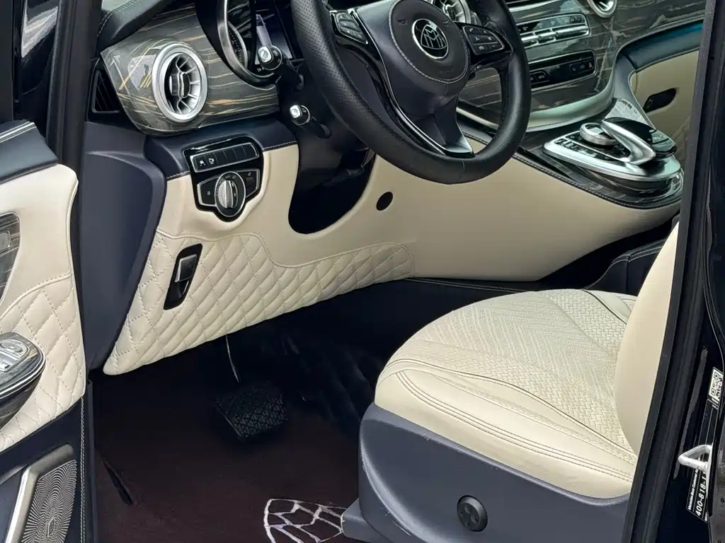 Mercedes-Benz V-Class 2020 — фото 15
