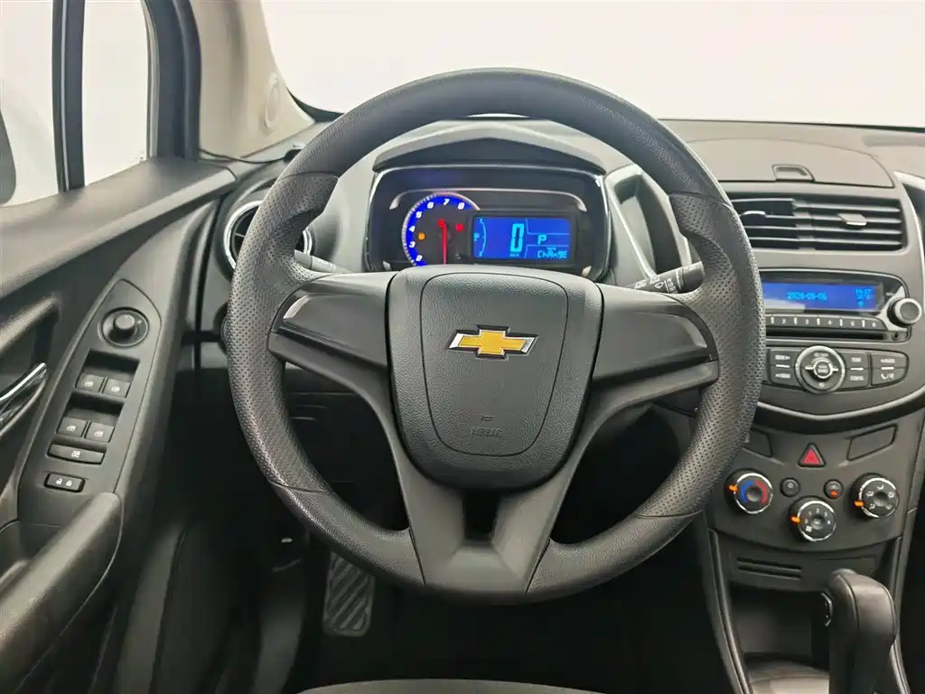 Chevrolet Trax 2016 — фото 11