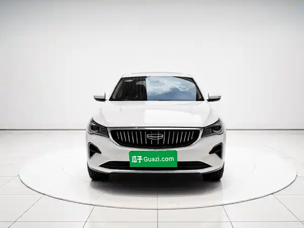 Geely Emgrand 2022
