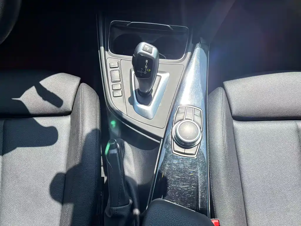 BMW 3 Series GT 2019 — фото 14