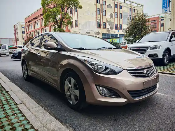 Hyundai Elantra Langdong 2013