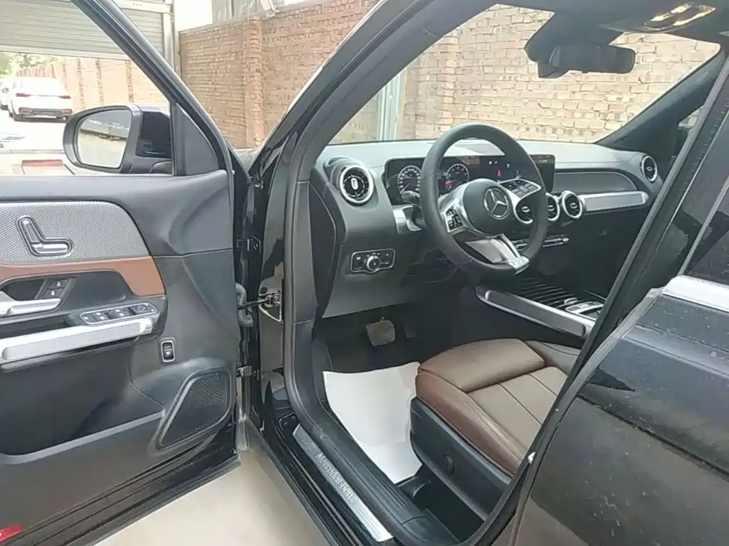 Mercedes-Benz GLB 2024 — фото 16