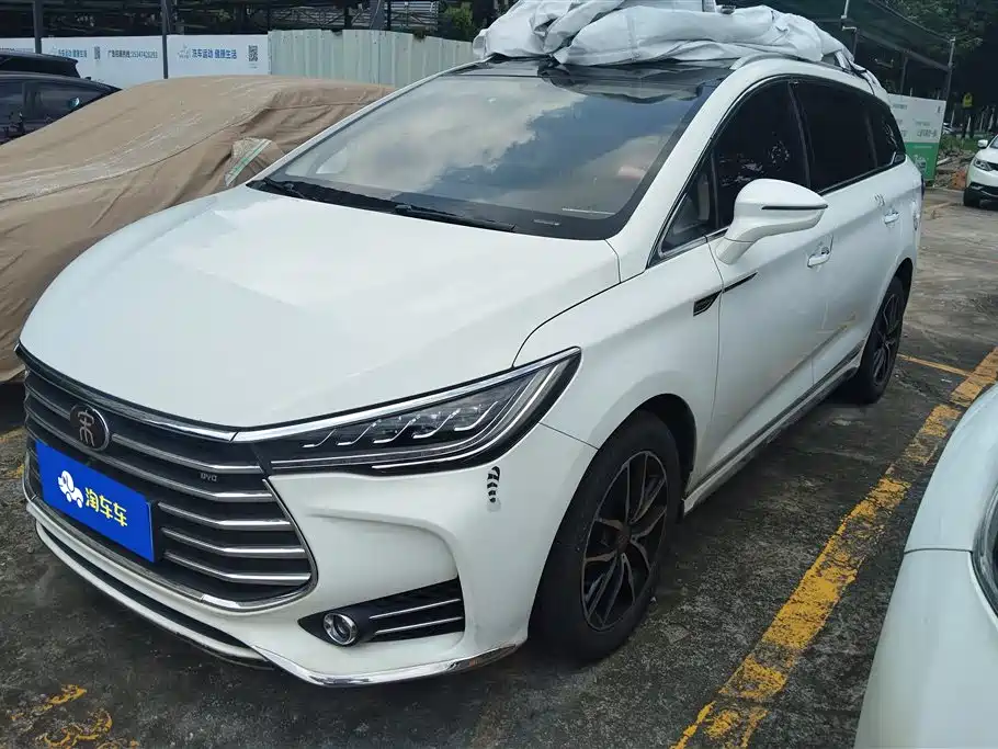 BYD MAX 2018
