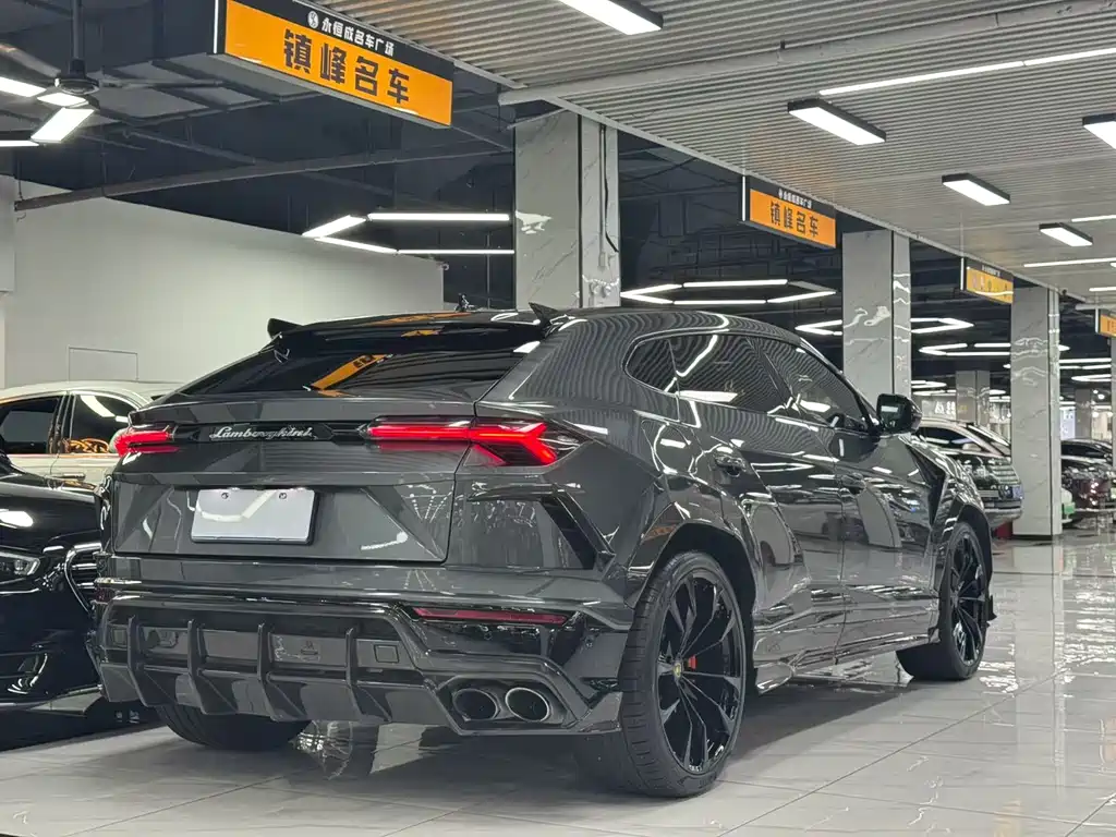Lamborghini Urus 2020 — фото 9