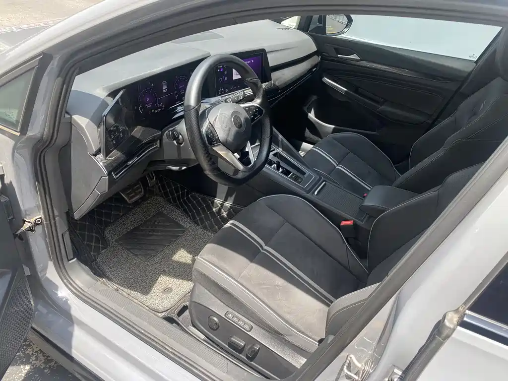Volkswagen Golf 2021