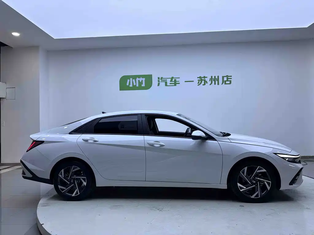 Hyundai Elantra 2023