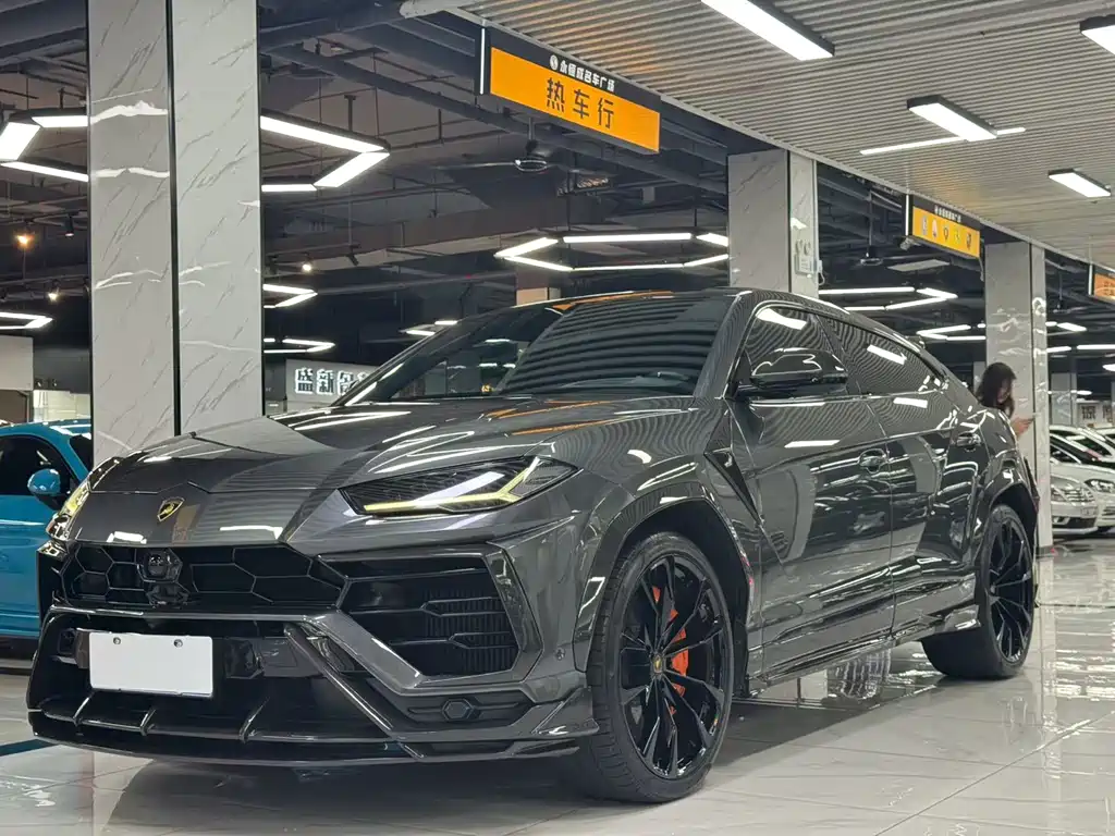 Lamborghini Urus 2020 — фото 1