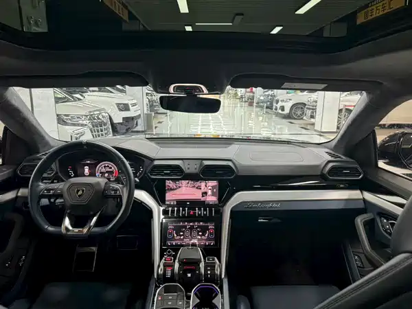 Lamborghini Urus 2020