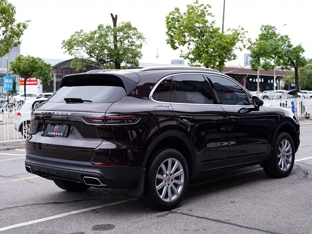 Porsche Cayenne 2018 — фото 13