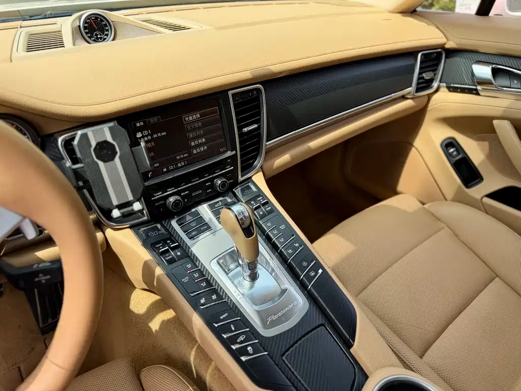 Porsche Panamera 2015 — фото 9