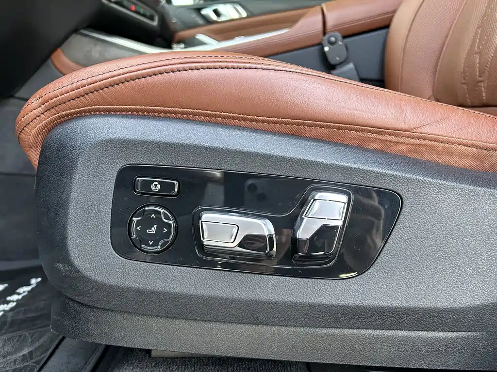 BMW X7 2024 — фото 17