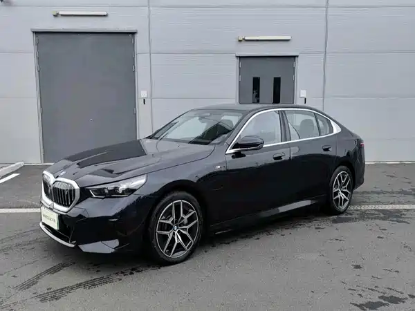 BMW i5 2025