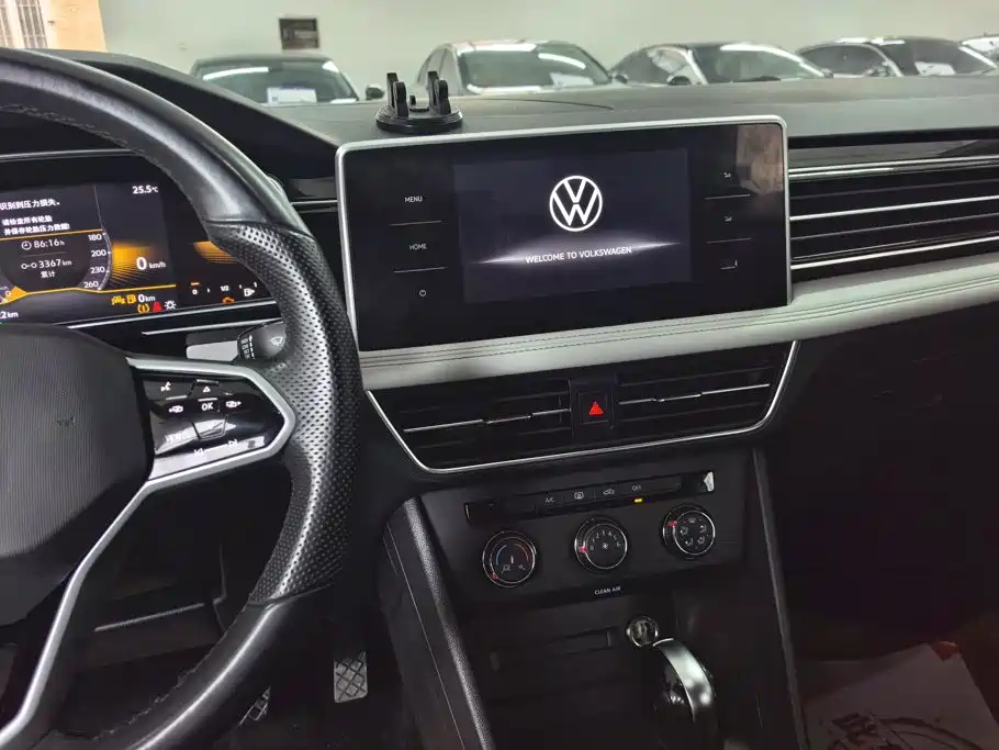 Volkswagen Tiguan L 2022 — фото 13