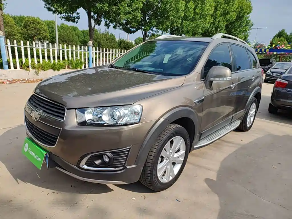 Chevrolet Captiva 2017 — фото 1