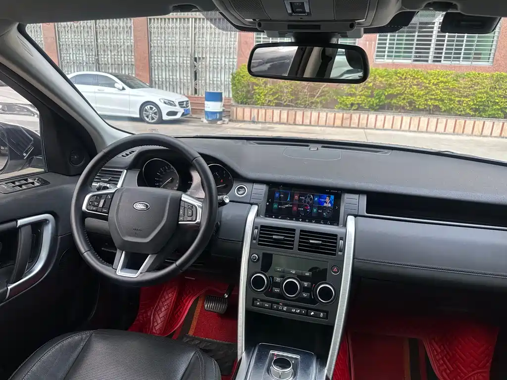 Land Rover Discovery Sport 2017 — фото 19