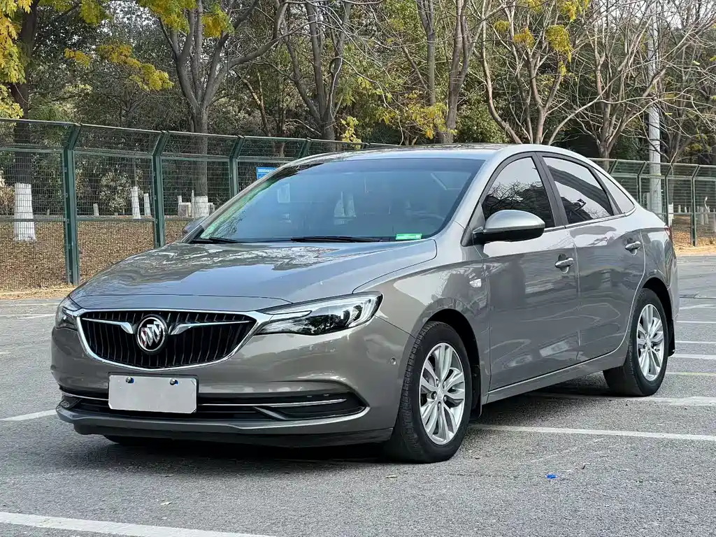 Buick Excelle 2018 — фото 1