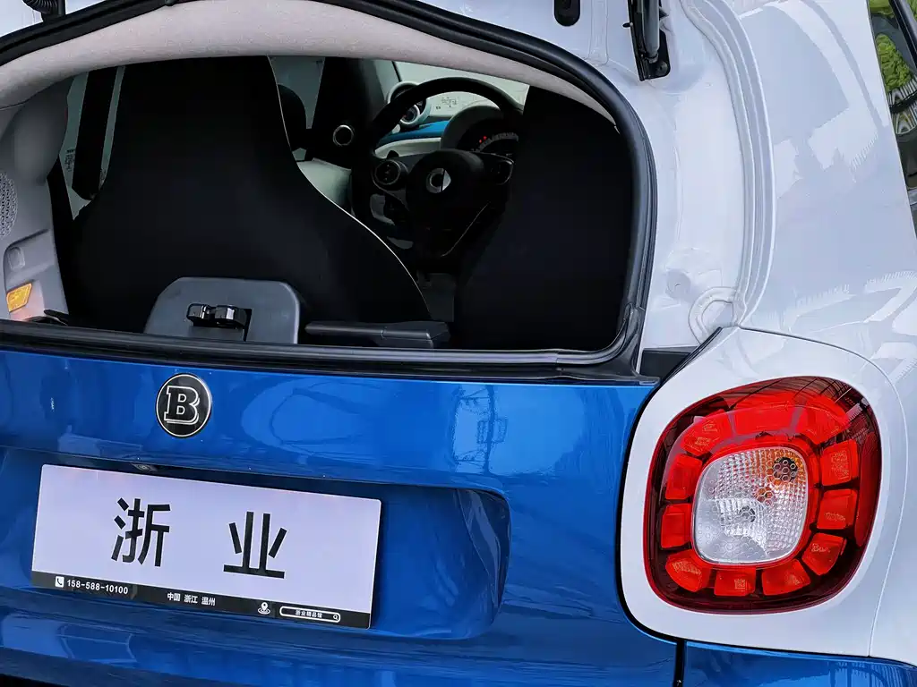 smart Fortwo 2017 — фото 18