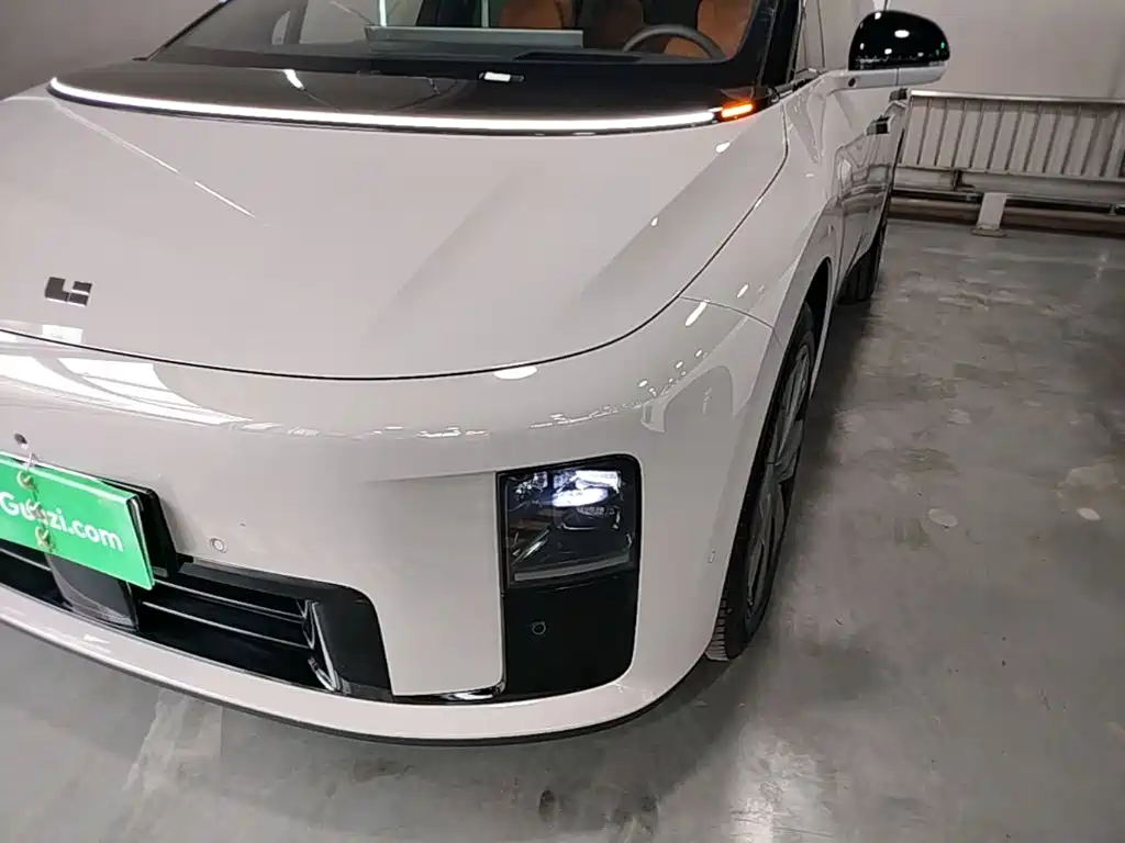 Li Auto i8 2025 — фото 24