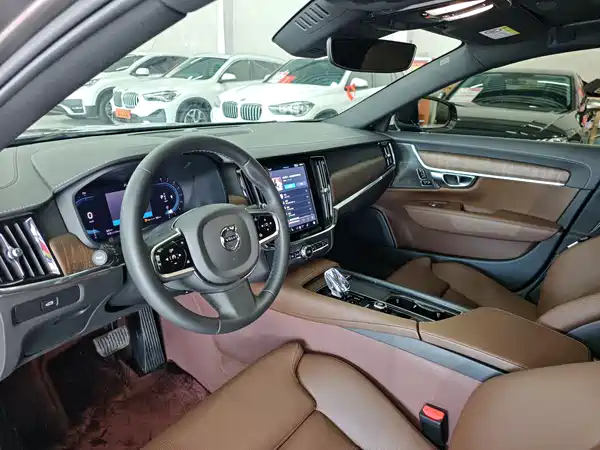Volvo S90 2024