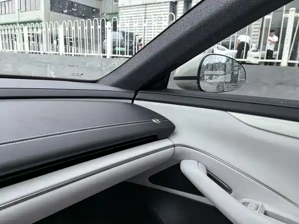 Xiaomi SU7 2024