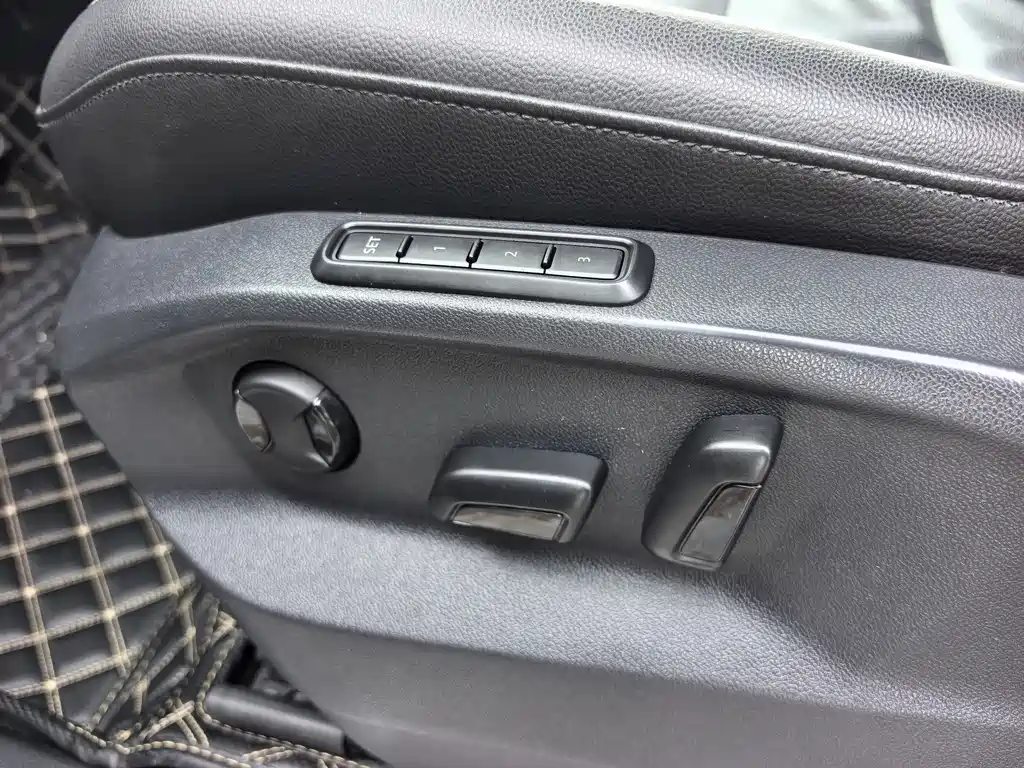 Volkswagen Tiguan 2019 — фото 13