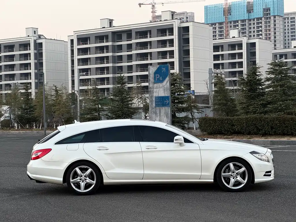 Mercedes-Benz CLS 2013 — фото 6