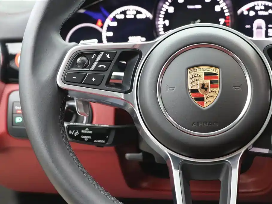 Porsche Cayenne New Energy 2023 — фото 17