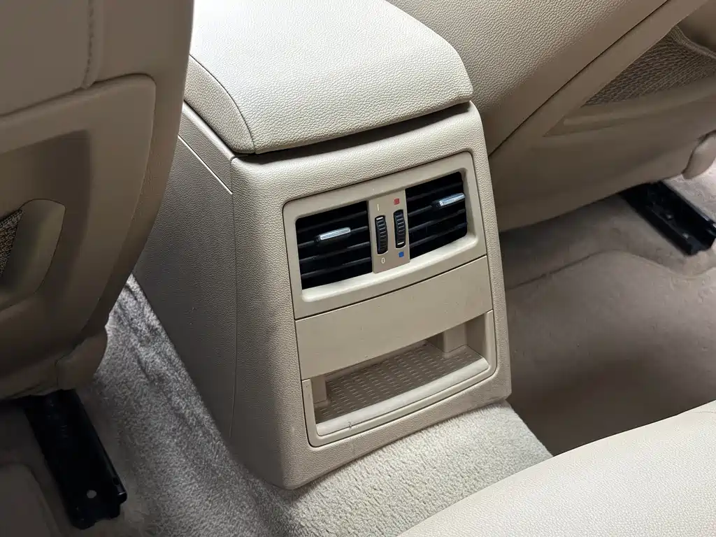 BMW 3 Series 2012 — фото 10