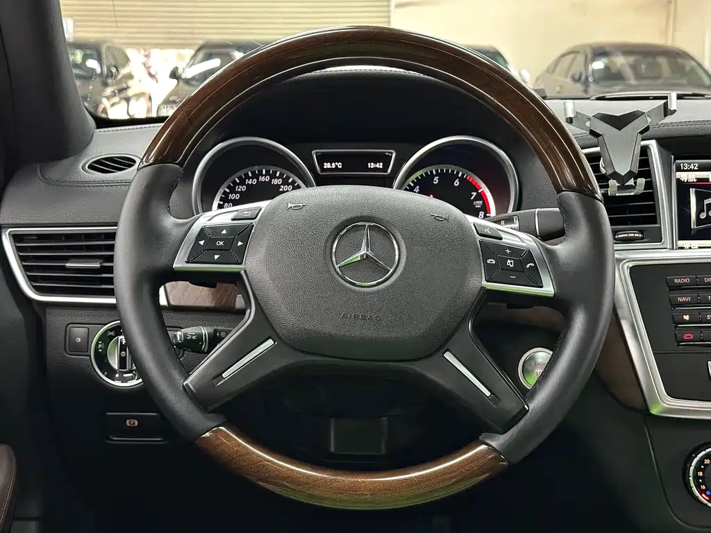 Mercedes-Benz GL-Class 2015 — фото 5