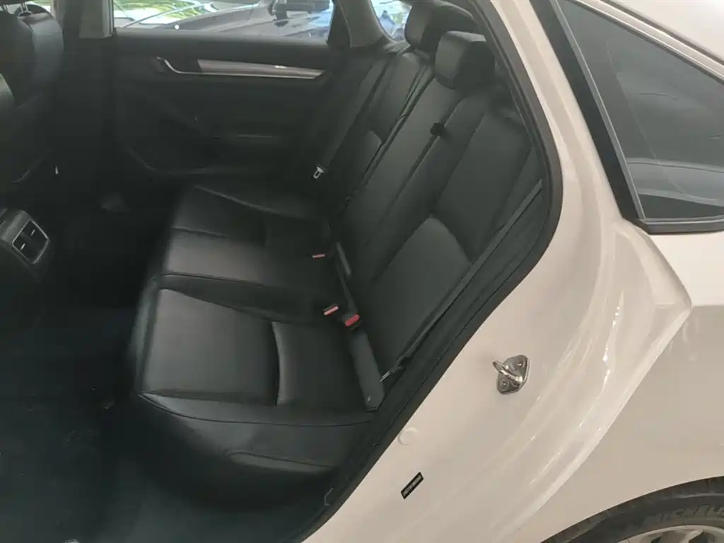 Honda Accord 2021 — фото 17