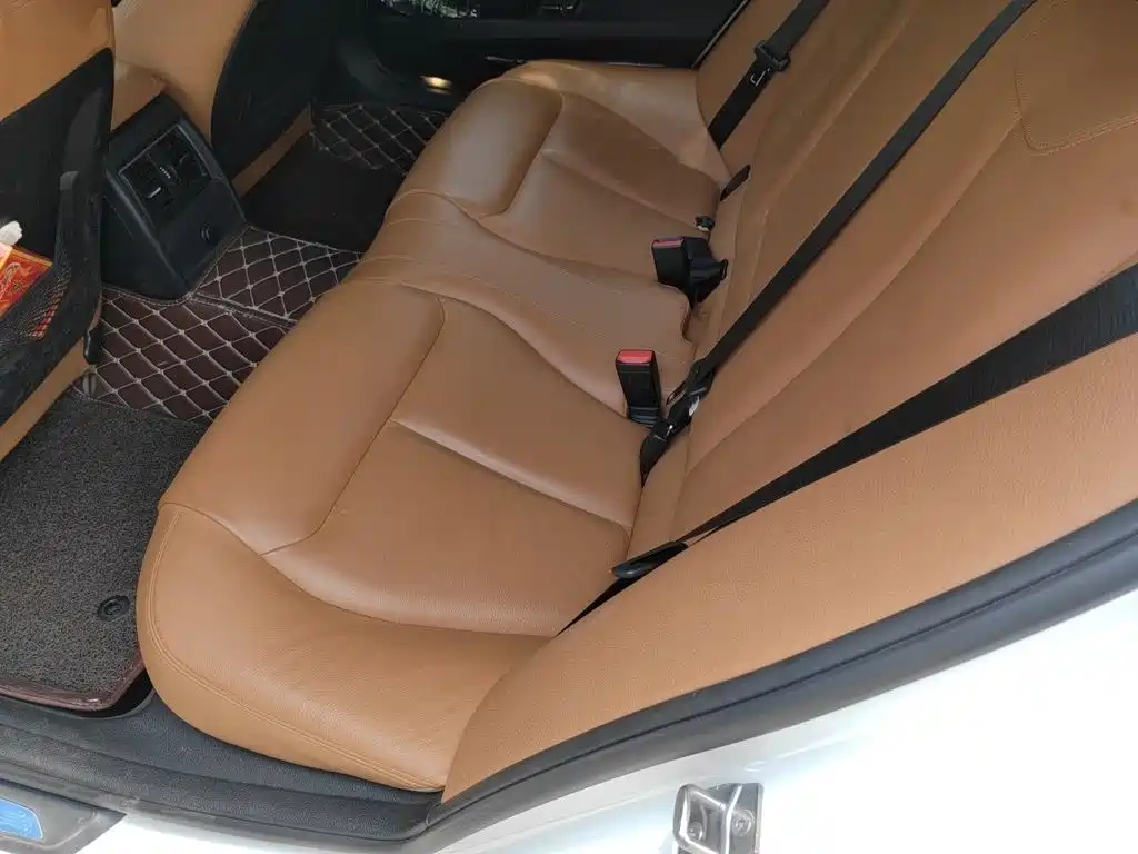 BMW 3 Series 2018 — фото 15
