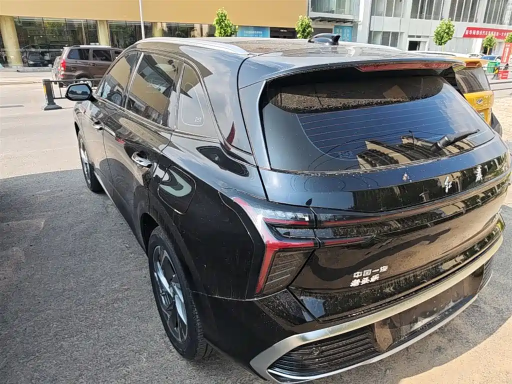 Hongqi HS3 PHEV 2024 — фото 5