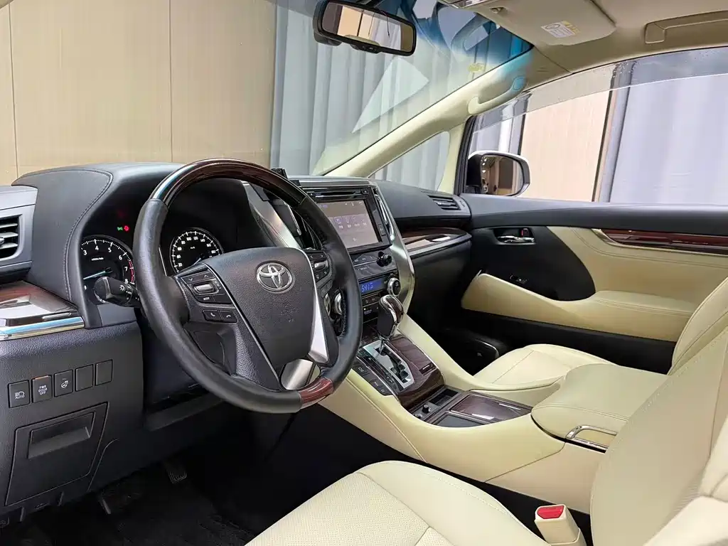Toyota Alphard 2016 — фото 4