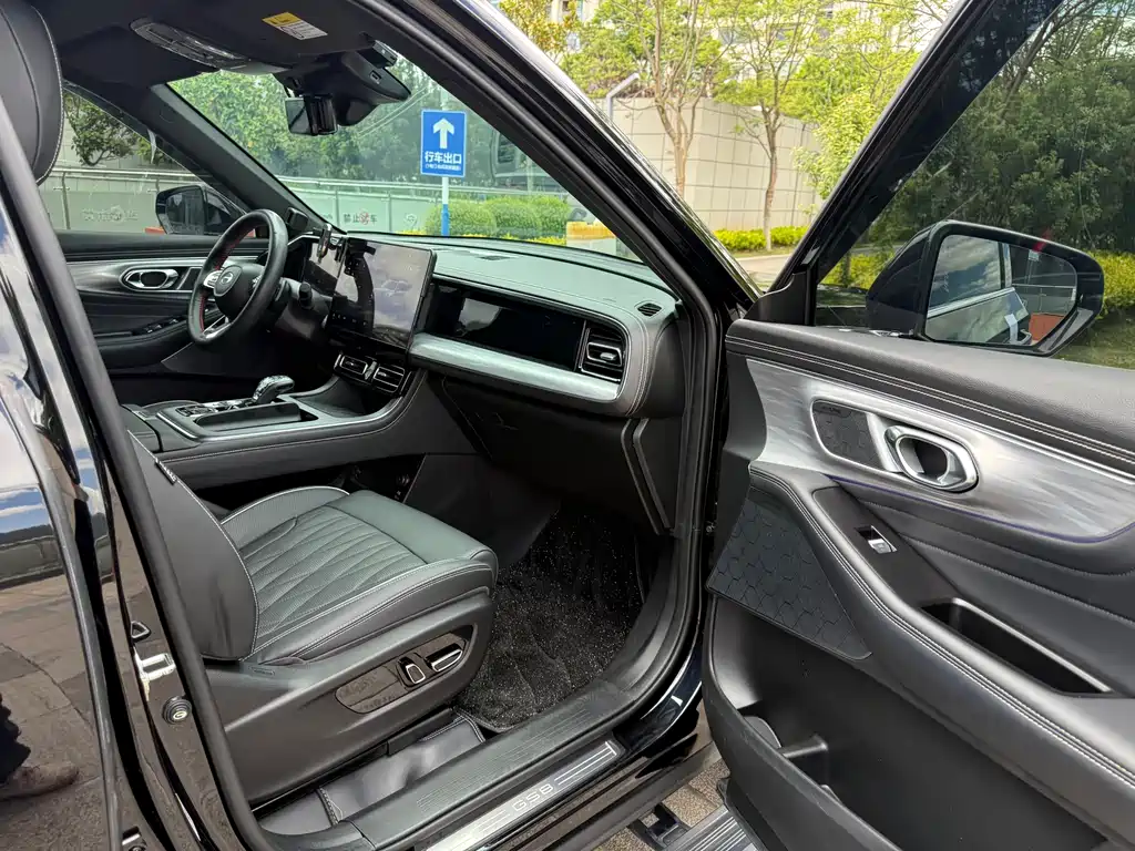 GAC Motor Trumpchi GS8 2023 — фото 48