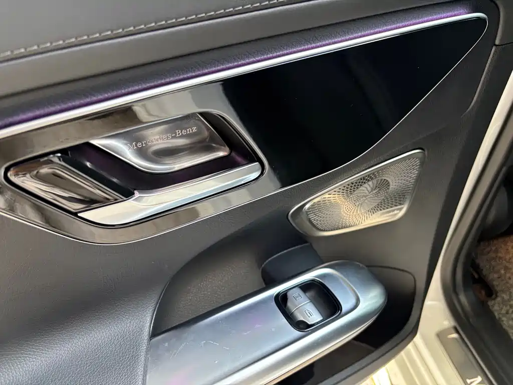 Mercedes-Benz C-Class 2024 — фото 17