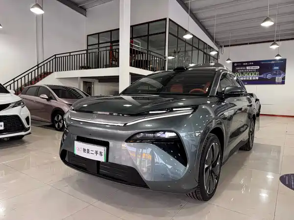 BYD Tang L 2025