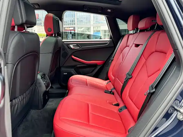 Porsche Macan 2021
