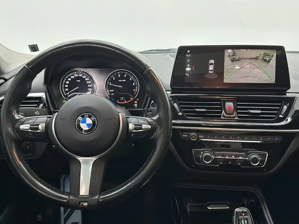 BMW 1 Series 2022 — фото 11