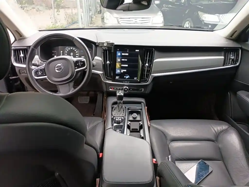 Volvo S90 2018 — фото 10