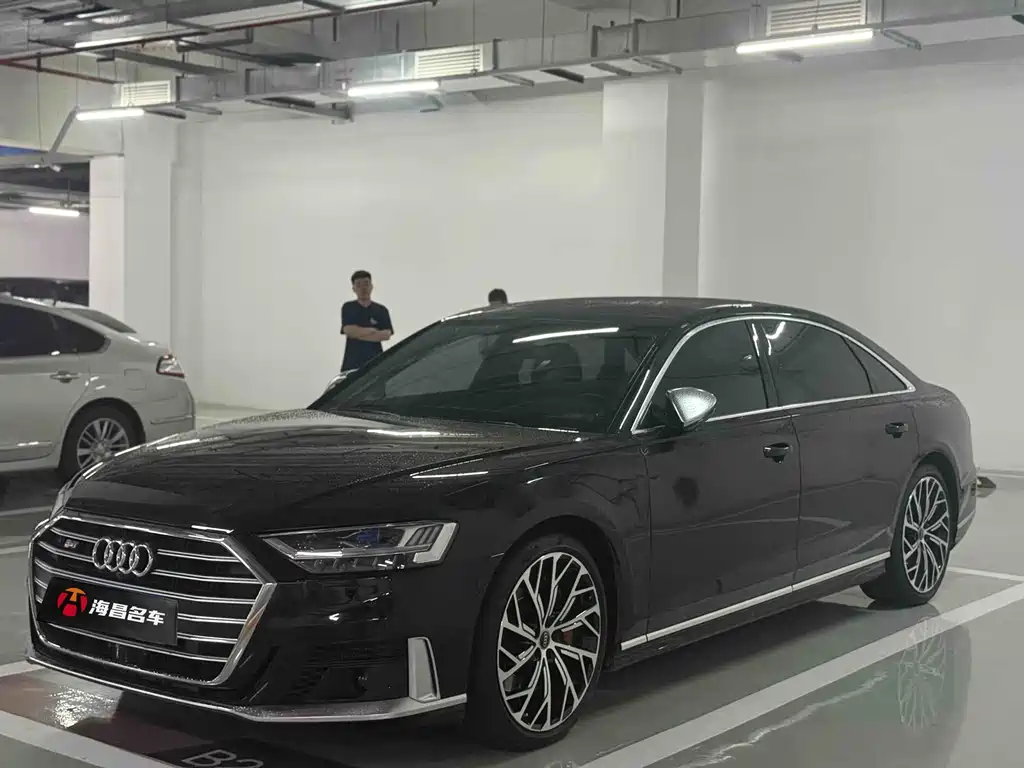 Audi S8 2021 — фото 1