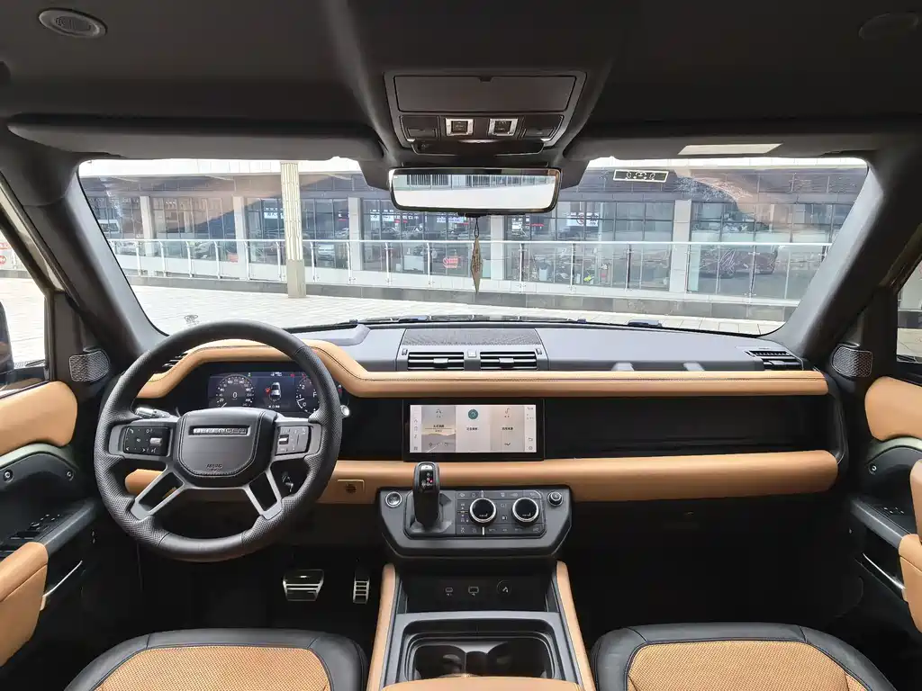Land Rover Defender 2021 — фото 10