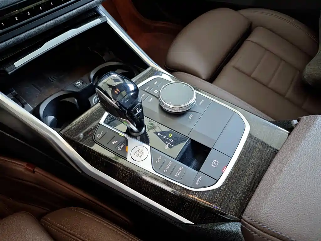 BMW 3 Series 2021 — фото 16