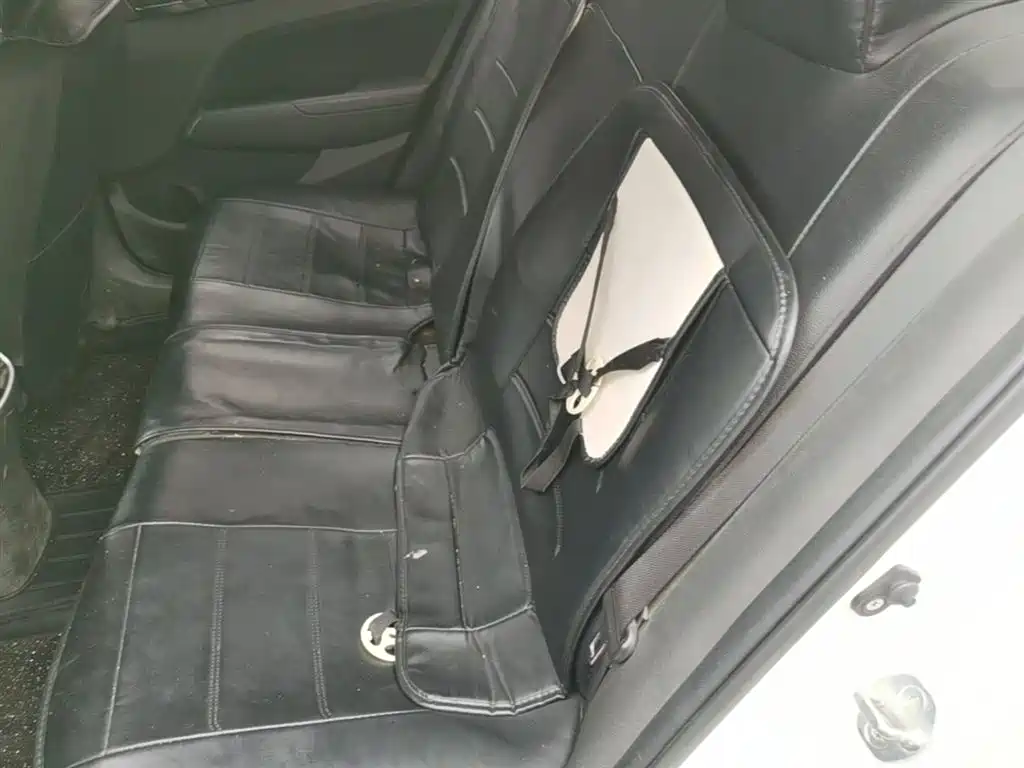 Hyundai Elantra 2018 — фото 17