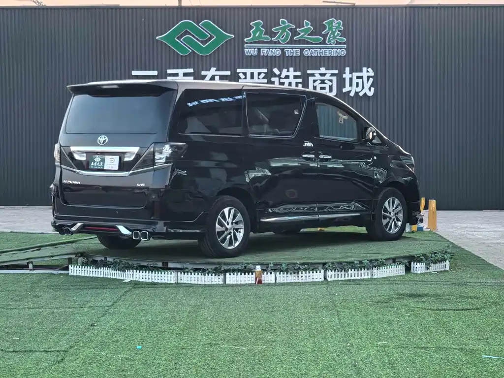 Toyota Alphard 2011 — фото 19