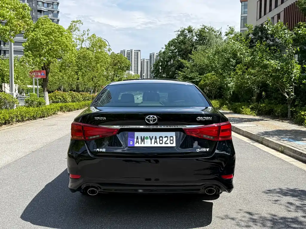 Toyota Crown 2018 — фото 5