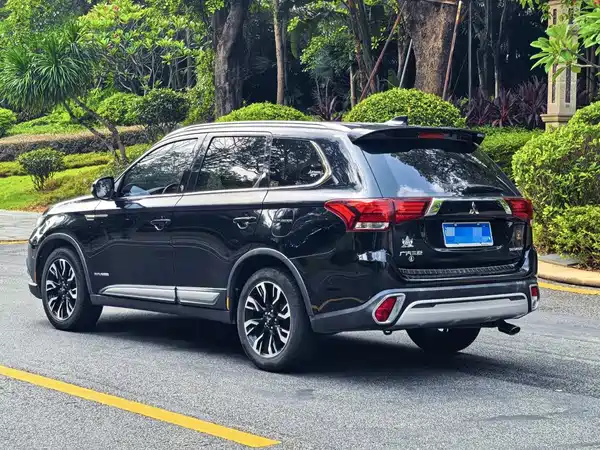 Mitsubishi Outlander 2021