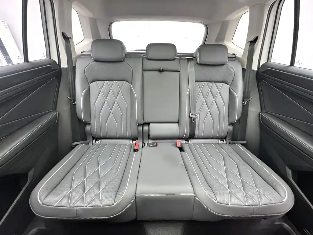 Volkswagen Tiguan L 2022 — фото 11