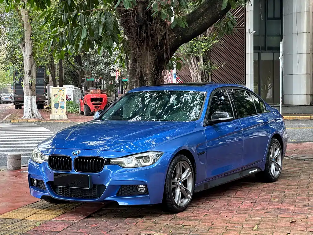 BMW 3 Series 2018 — фото 1